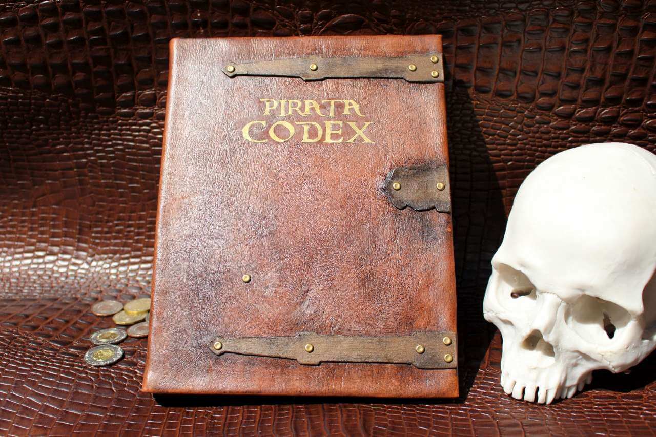 The Pirate Code (Pirata Codex) Pirates of the Caribbean Book